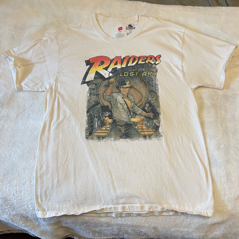 Hanes Large Indiana Jones Disney Parks T-Shirt